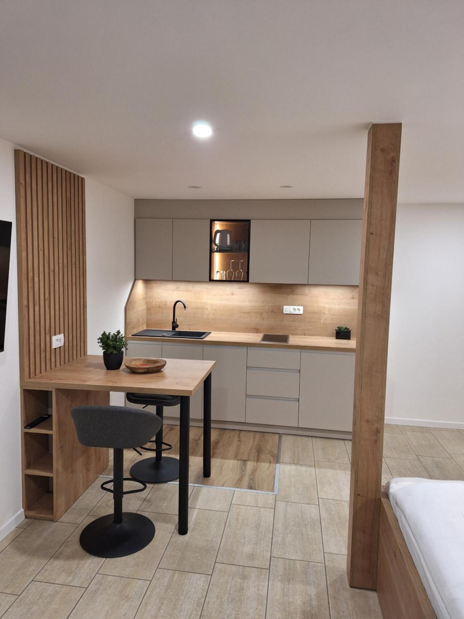 Apartmán Prenocisca Kralj Komenda Exteriér fotografie