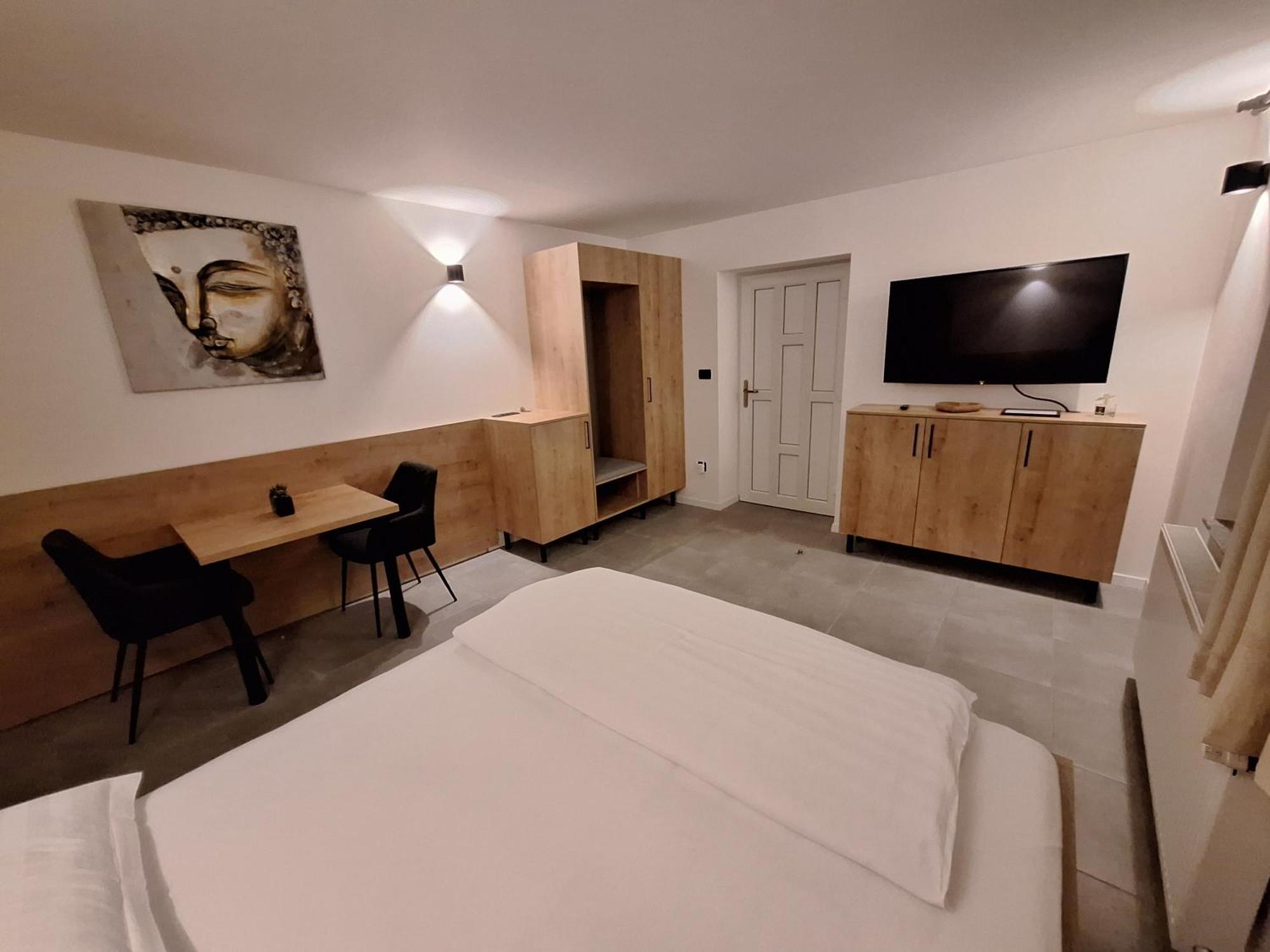 Apartmán Prenocisca Kralj Komenda Exteriér fotografie