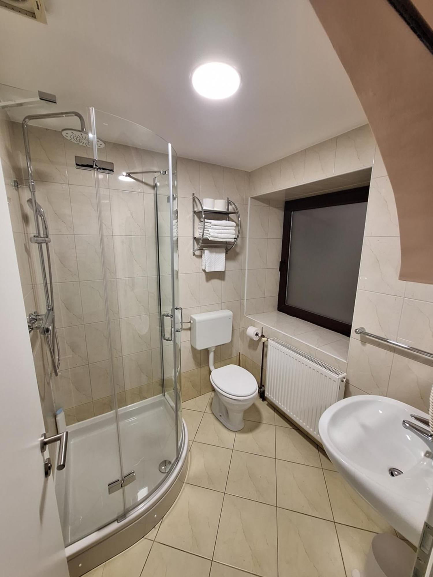 Apartmán Prenocisca Kralj Komenda Exteriér fotografie